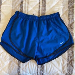 Nike Women's Dry Tempo Shorts